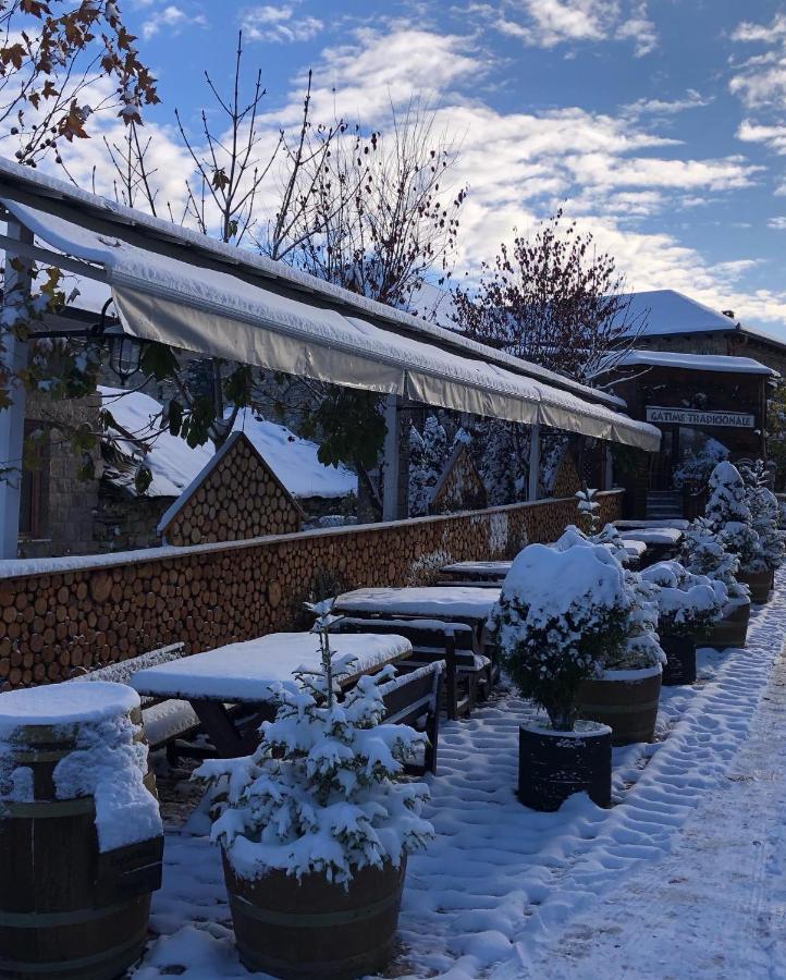 Hotel Ambassador Voskopojë Exterior foto