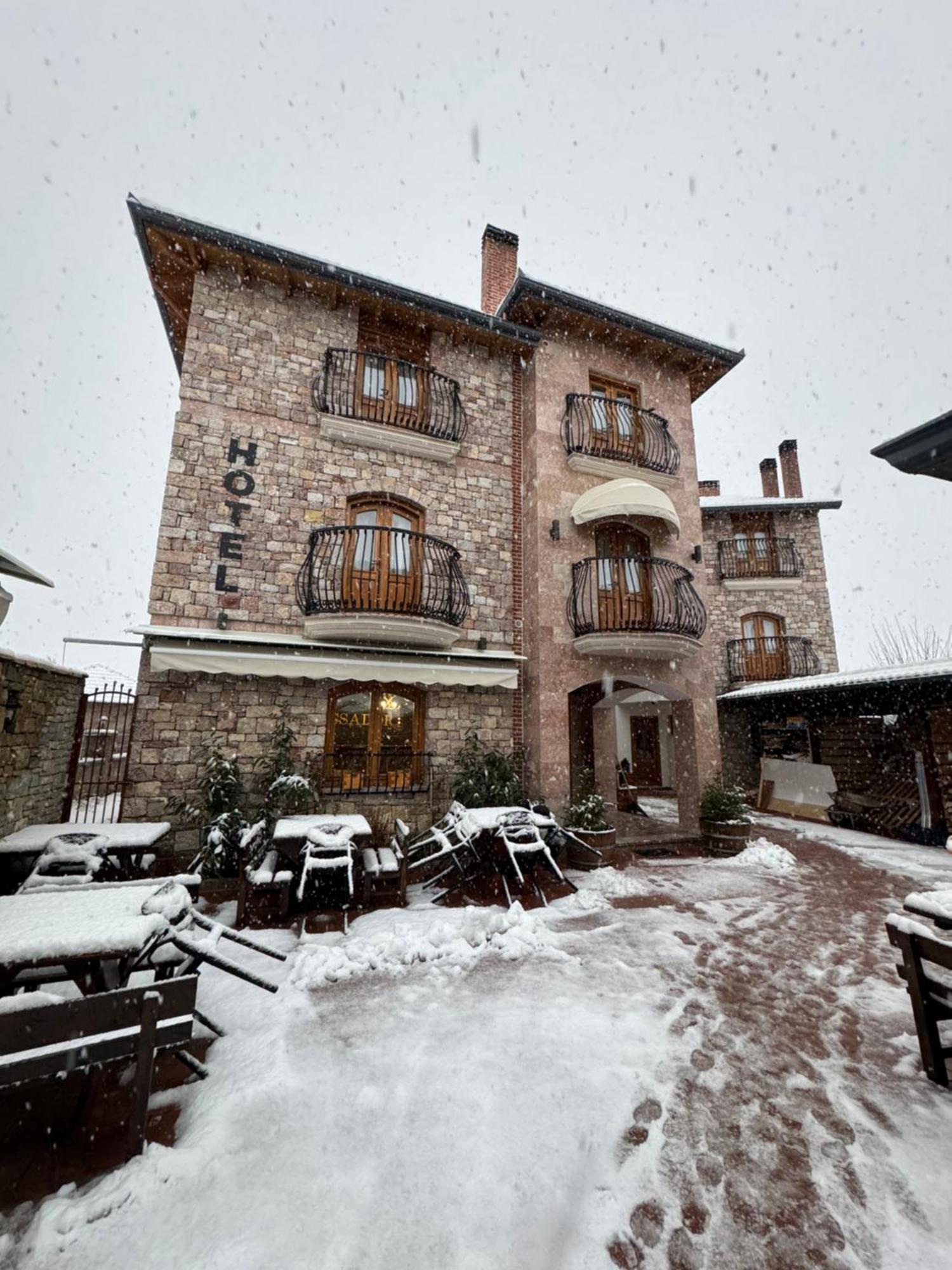 Hotel Ambassador Voskopojë Exterior foto
