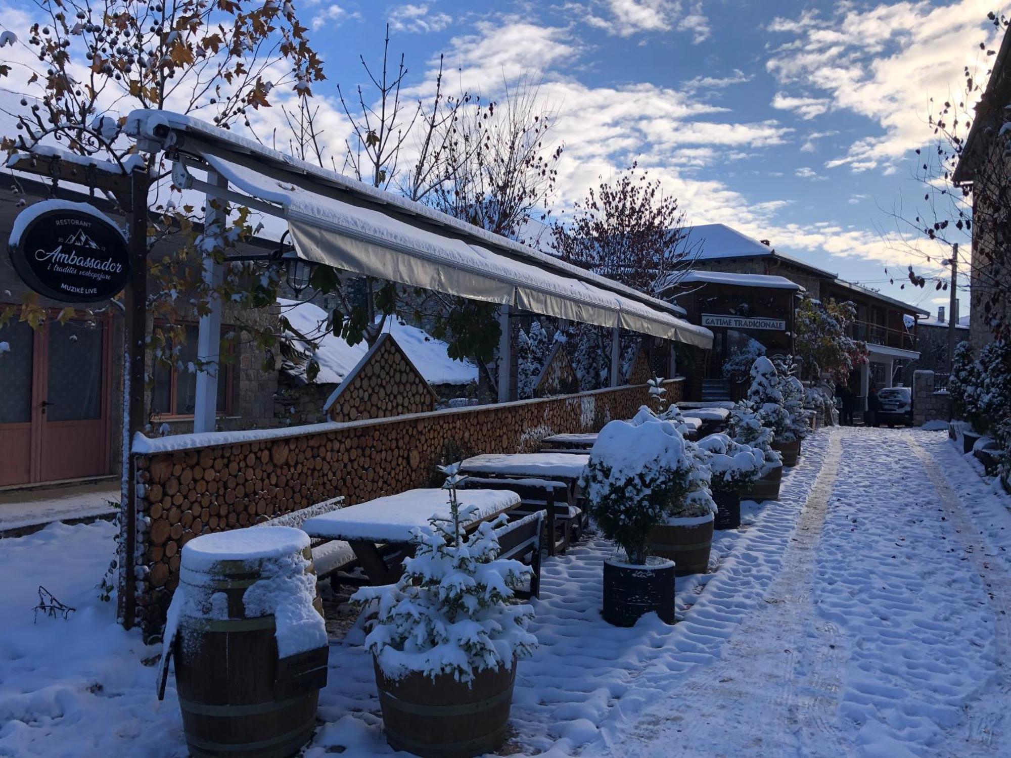Hotel Ambassador Voskopojë Exterior foto