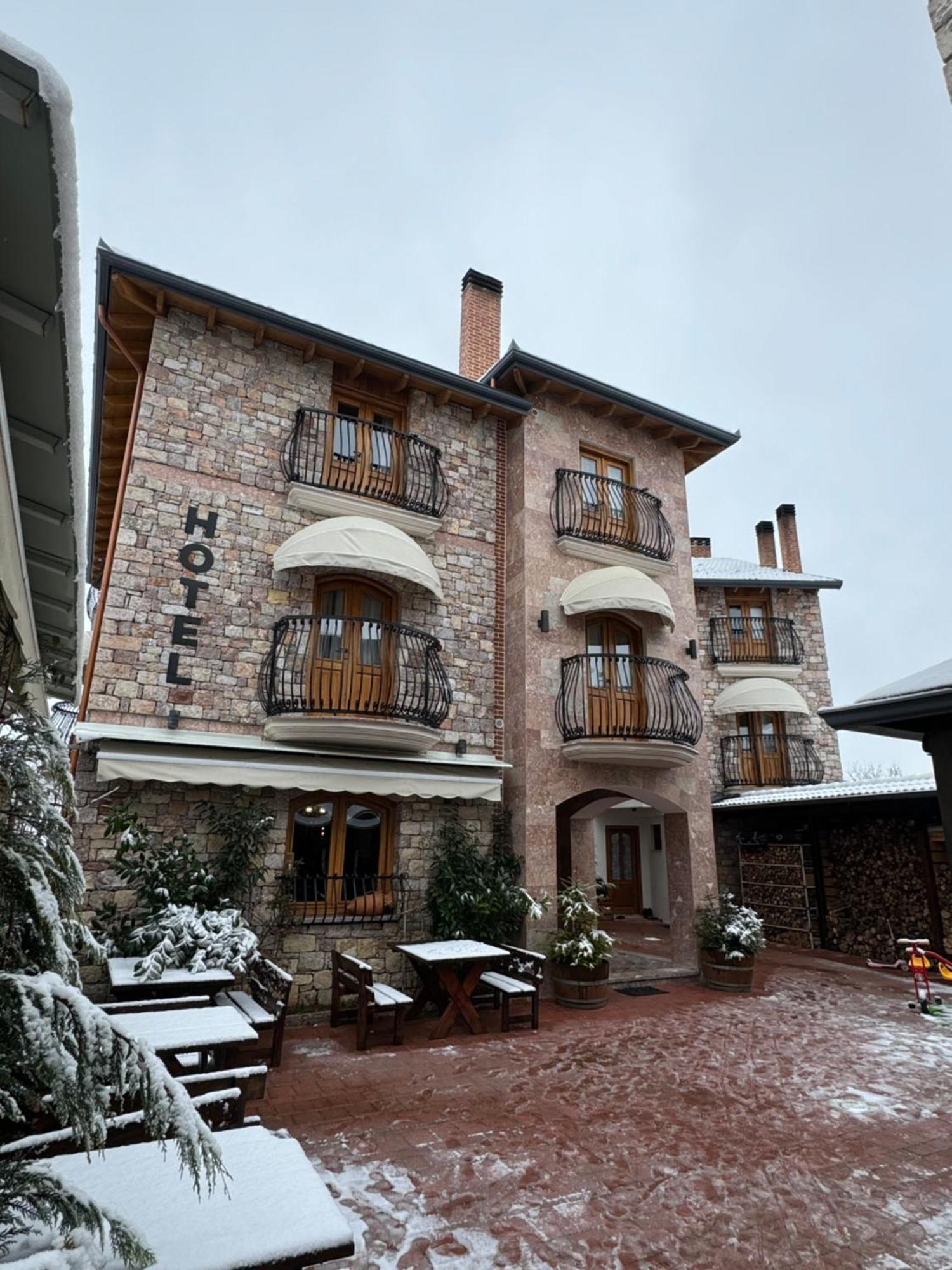 Hotel Ambassador Voskopojë Exterior foto